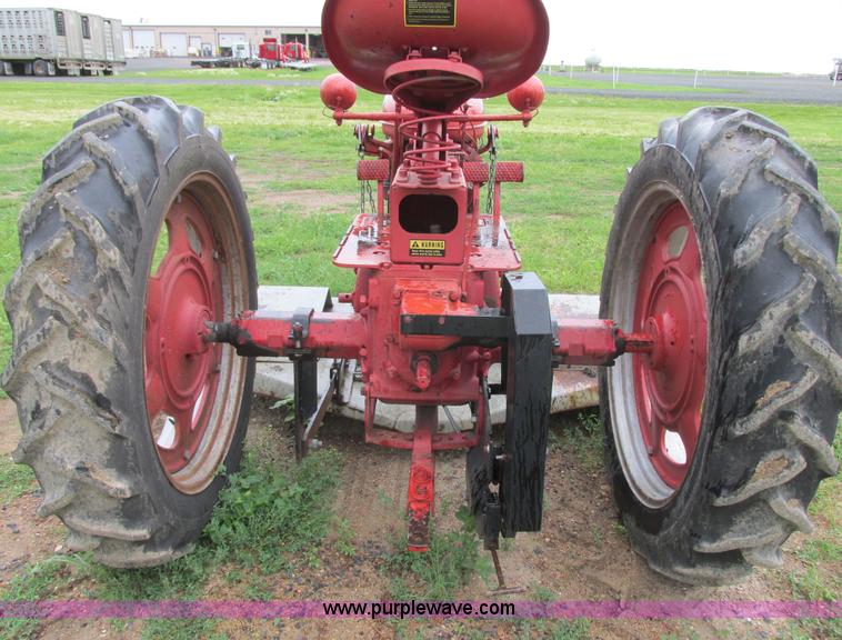 image for item I2520 International C tractor