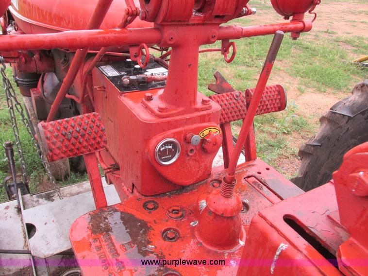 image for item I2520 International C tractor