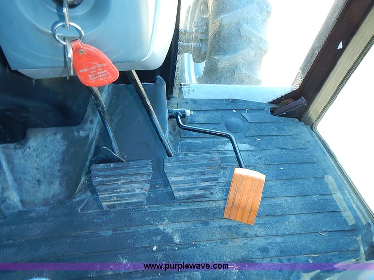 image for item I3589 2000 Case IH CX80 MFWD tractor