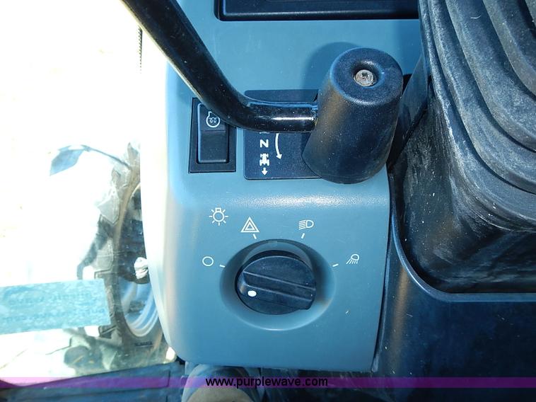 image for item I3589 2000 Case IH CX80 MFWD tractor