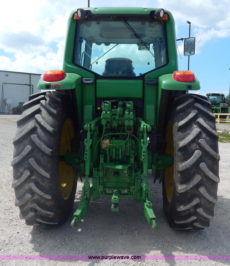 image for item I4678 2005 John Deere 7520 tractor