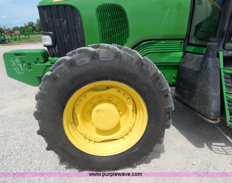 image for item I4678 2005 John Deere 7520 tractor