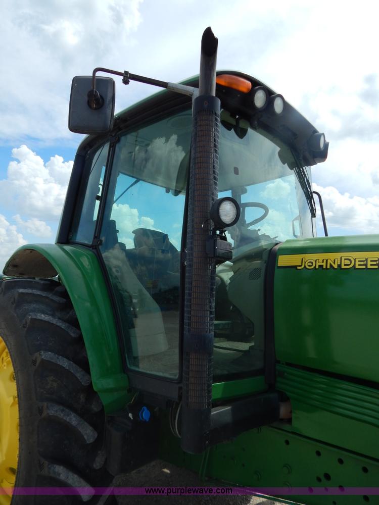 image for item I4678 2005 John Deere 7520 tractor