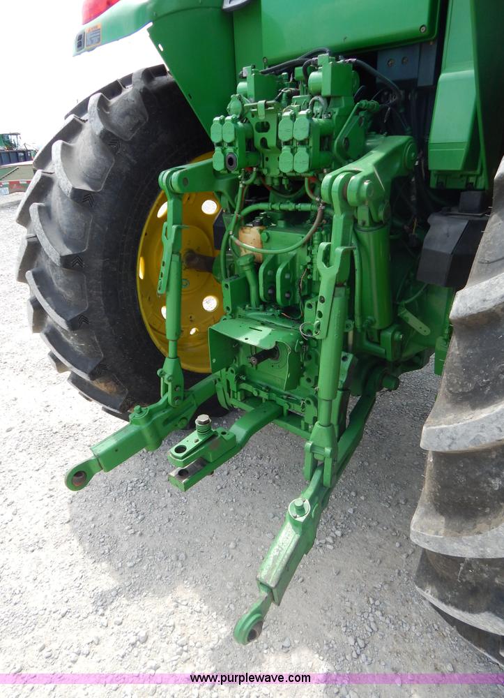 image for item I4678 2005 John Deere 7520 tractor