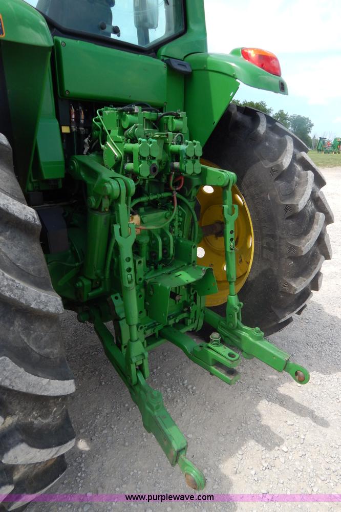 image for item I4678 2005 John Deere 7520 tractor