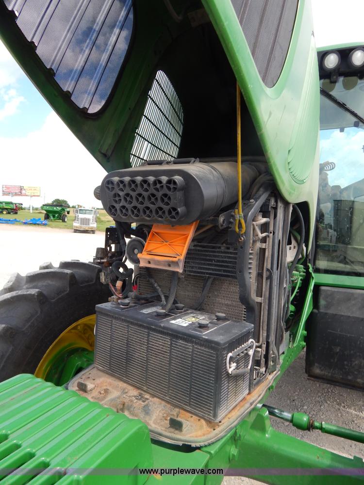 image for item I4678 2005 John Deere 7520 tractor