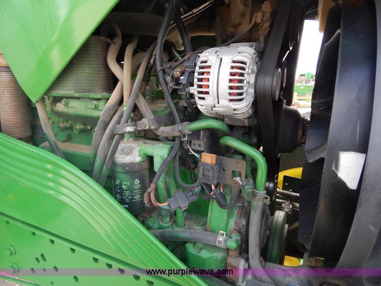 image for item I4678 2005 John Deere 7520 tractor