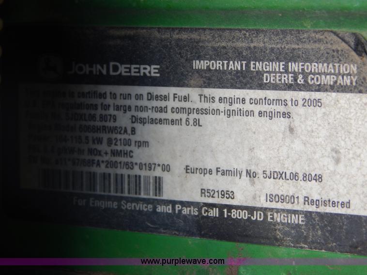 image for item I4678 2005 John Deere 7520 tractor