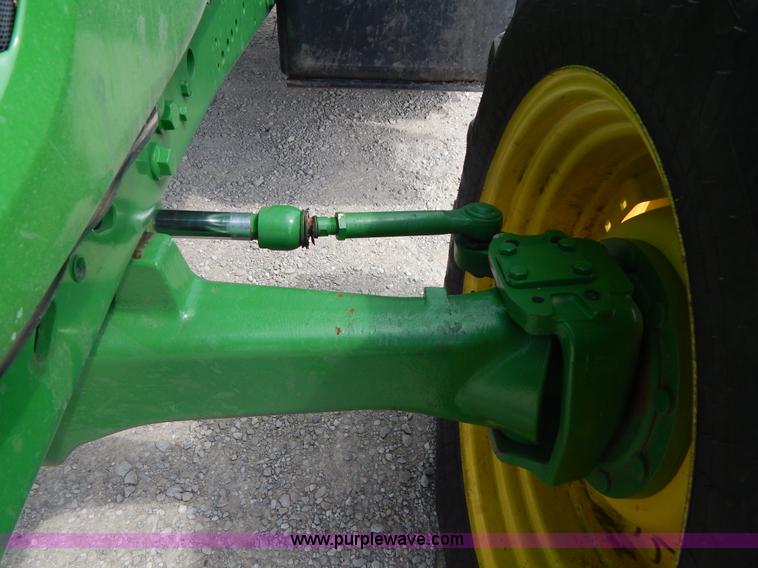 image for item I4678 2005 John Deere 7520 tractor