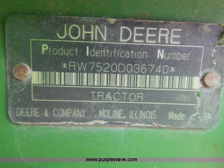 image for item I4678 2005 John Deere 7520 tractor