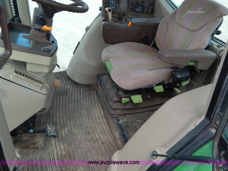 image for item I4678 2005 John Deere 7520 tractor