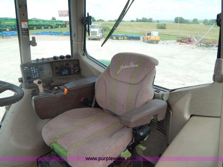 image for item I4678 2005 John Deere 7520 tractor