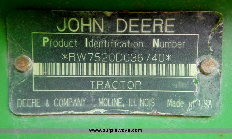 image for item I4678 2005 John Deere 7520 tractor