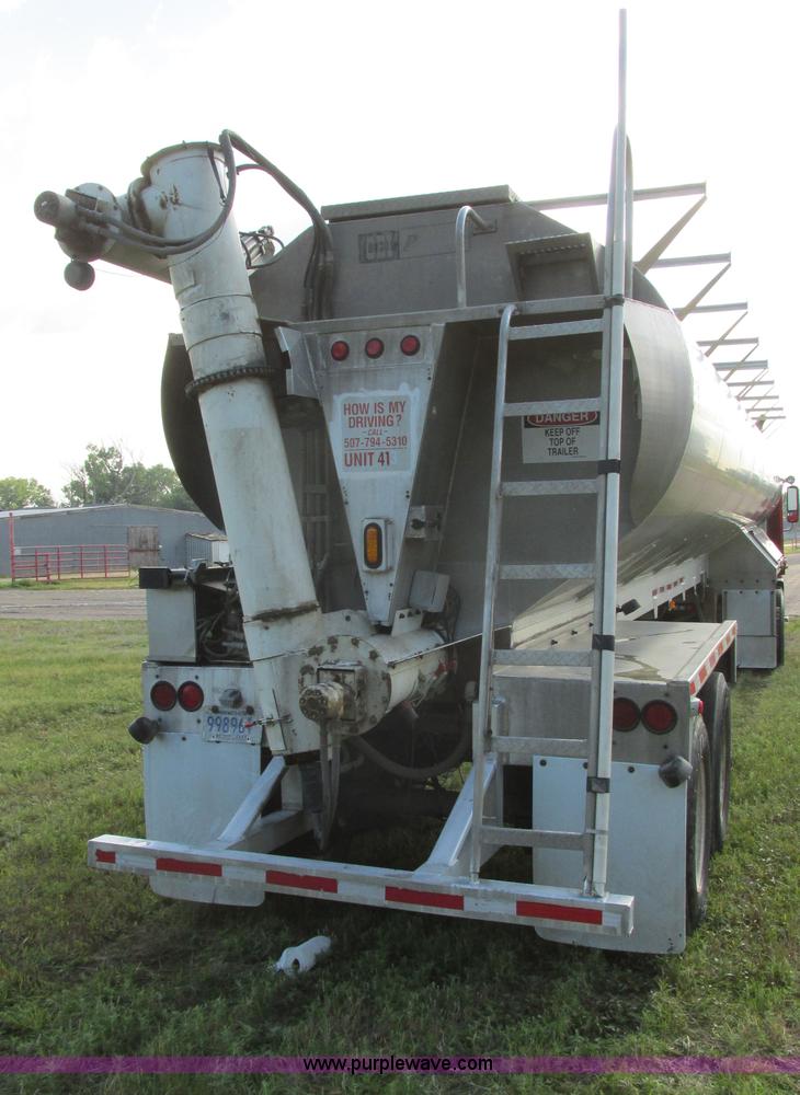 image for item I6239 1999 CEI Pacer AT35L-40-1567 aluminum bulk feed trailer