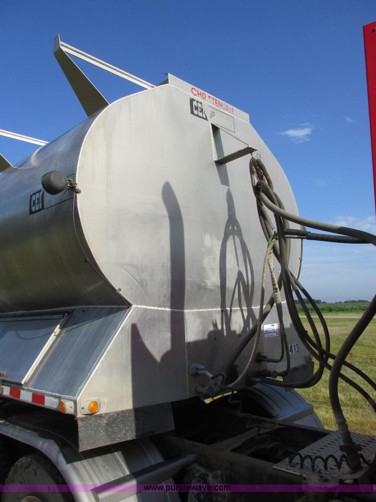 image for item I6239 1999 CEI Pacer AT35L-40-1567 aluminum bulk feed trailer