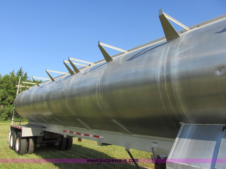 image for item I6239 1999 CEI Pacer AT35L-40-1567 aluminum bulk feed trailer