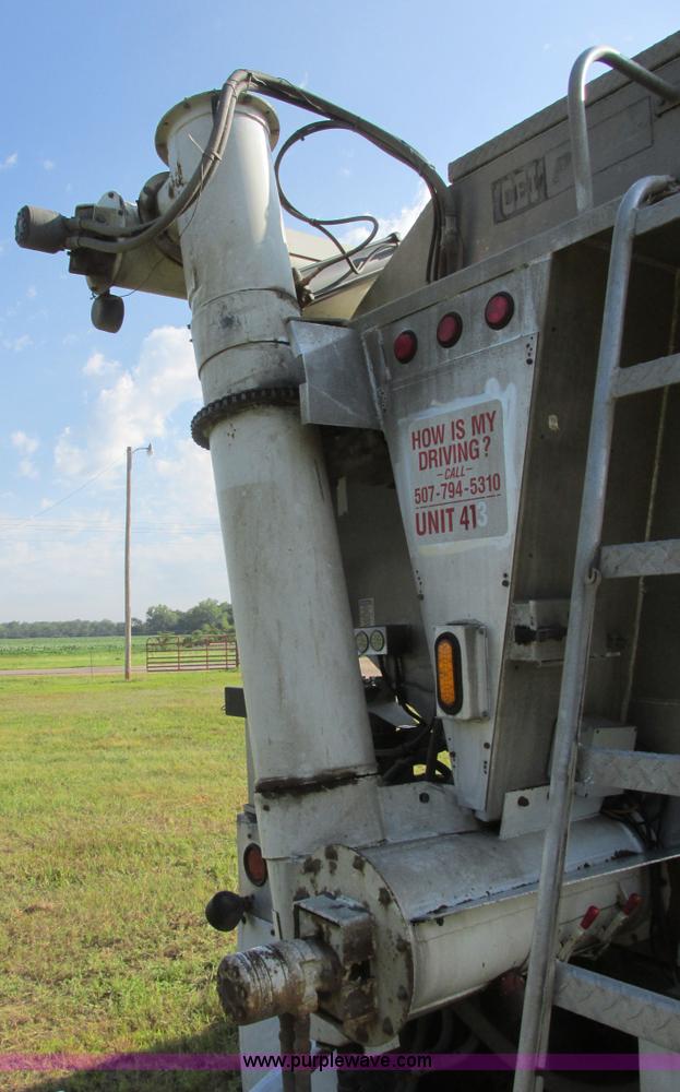 image for item I6239 1999 CEI Pacer AT35L-40-1567 aluminum bulk feed trailer