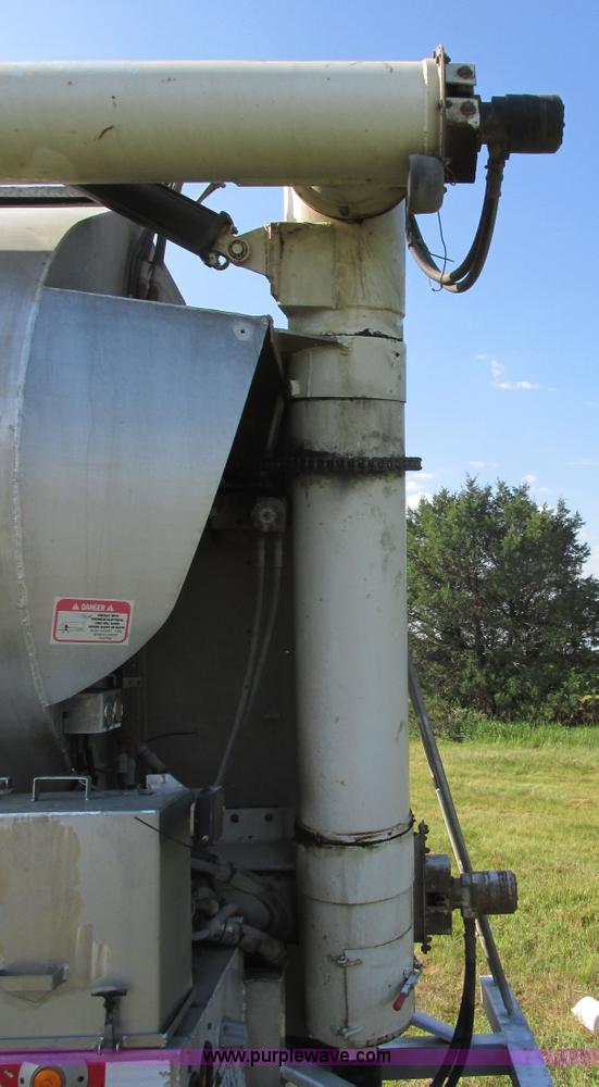 image for item I6239 1999 CEI Pacer AT35L-40-1567 aluminum bulk feed trailer