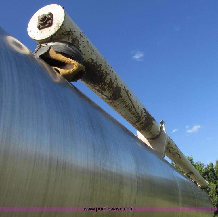 image for item I6239 1999 CEI Pacer AT35L-40-1567 aluminum bulk feed trailer