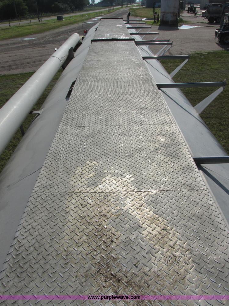 image for item I6239 1999 CEI Pacer AT35L-40-1567 aluminum bulk feed trailer