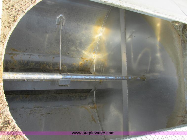 image for item I6239 1999 CEI Pacer AT35L-40-1567 aluminum bulk feed trailer