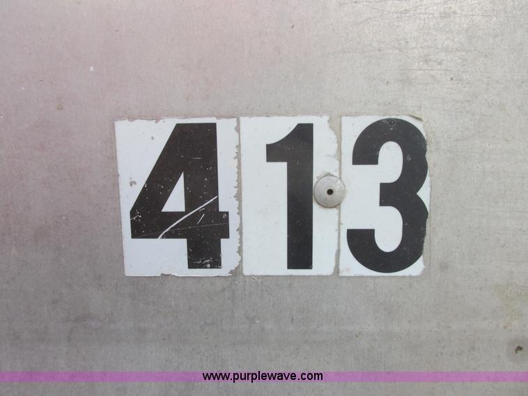 image for item I6239 1999 CEI Pacer AT35L-40-1567 aluminum bulk feed trailer