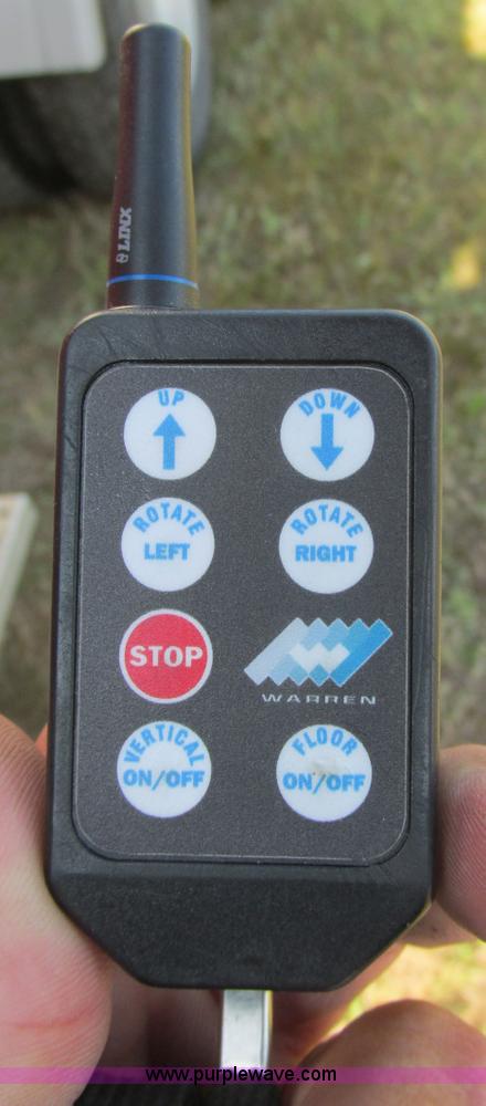 image for item I6239 1999 CEI Pacer AT35L-40-1567 aluminum bulk feed trailer