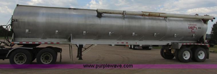 image for item I6240 1997 CEI Pacer AT35L-40-1245 aluminum bulk feed trailer