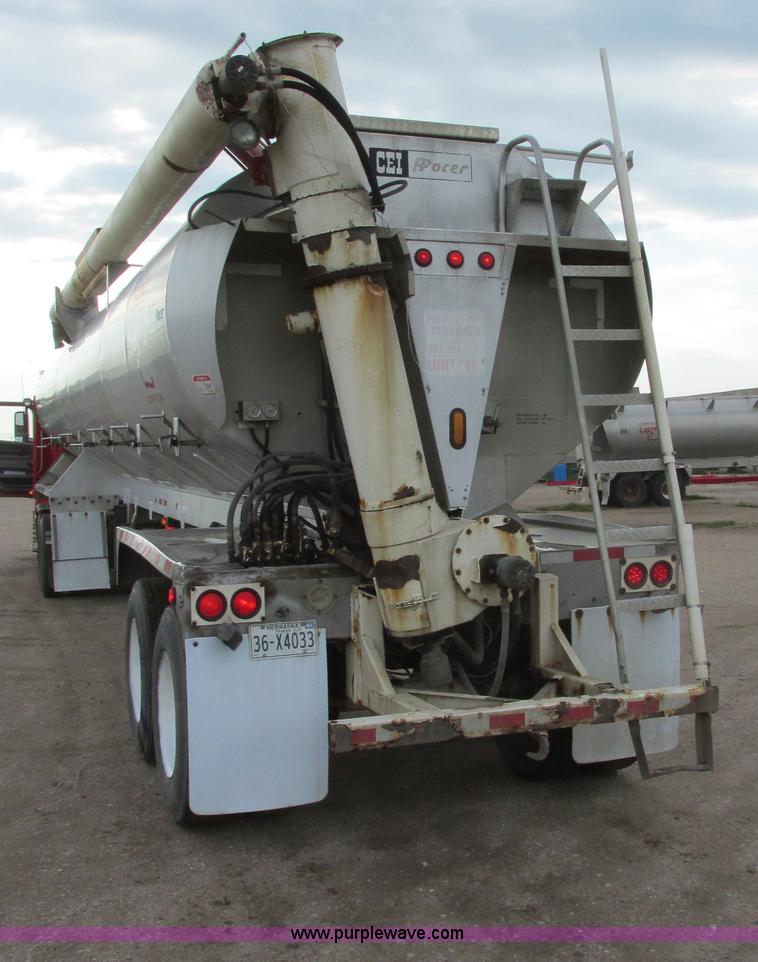 image for item I6240 1997 CEI Pacer AT35L-40-1245 aluminum bulk feed trailer