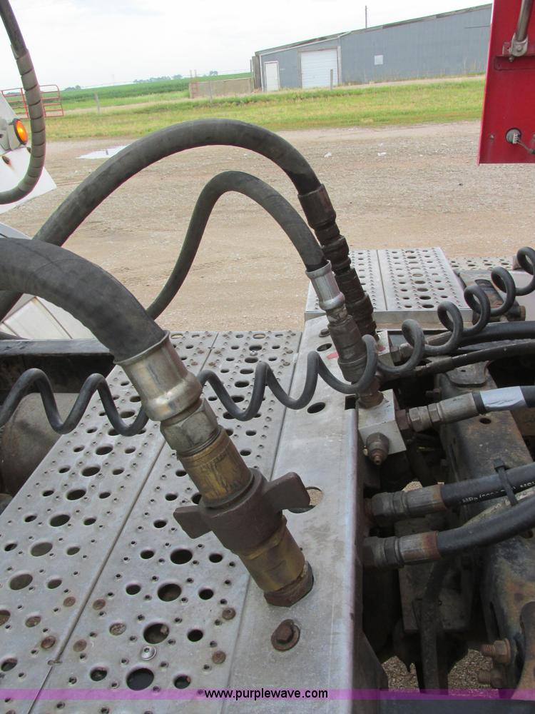 image for item I6240 1997 CEI Pacer AT35L-40-1245 aluminum bulk feed trailer