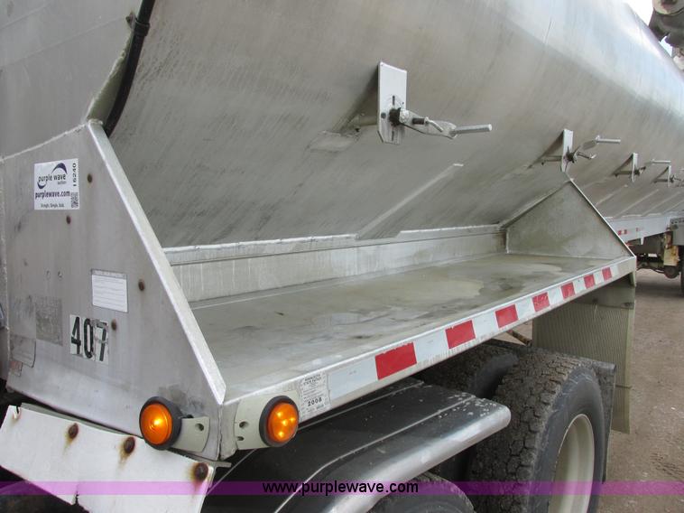 image for item I6240 1997 CEI Pacer AT35L-40-1245 aluminum bulk feed trailer