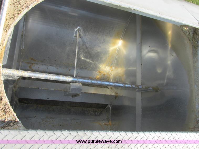 image for item I6240 1997 CEI Pacer AT35L-40-1245 aluminum bulk feed trailer