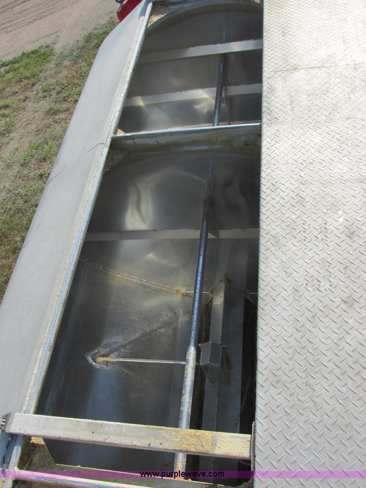 image for item I6240 1997 CEI Pacer AT35L-40-1245 aluminum bulk feed trailer