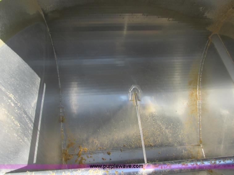 image for item I6240 1997 CEI Pacer AT35L-40-1245 aluminum bulk feed trailer