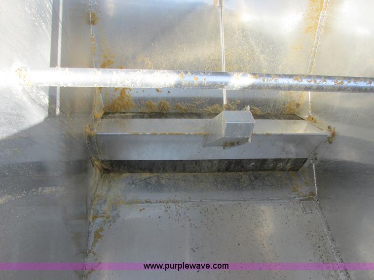 image for item I6240 1997 CEI Pacer AT35L-40-1245 aluminum bulk feed trailer