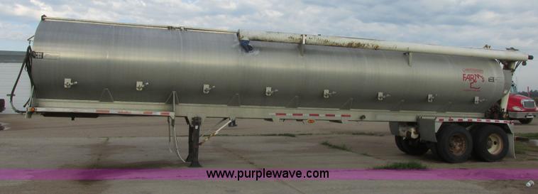 image for item I6241 1997 CEI Pacer AT35L-40-1254 aluminum bulk trailer