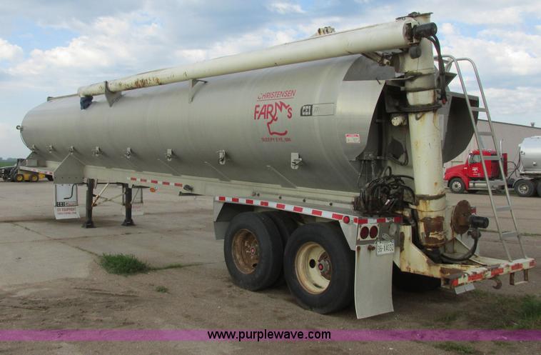 image for item I6241 1997 CEI Pacer AT35L-40-1254 aluminum bulk trailer