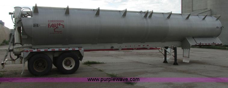 image for item I6241 1997 CEI Pacer AT35L-40-1254 aluminum bulk trailer