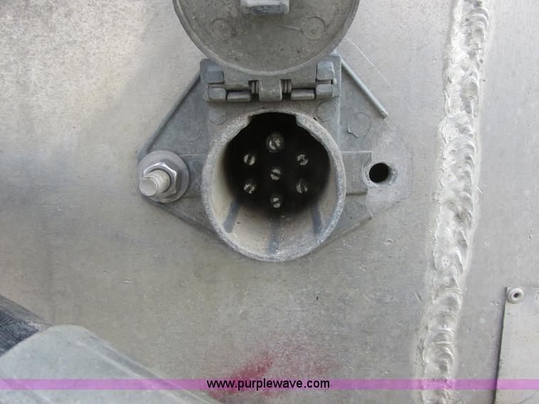 image for item I6241 1997 CEI Pacer AT35L-40-1254 aluminum bulk trailer