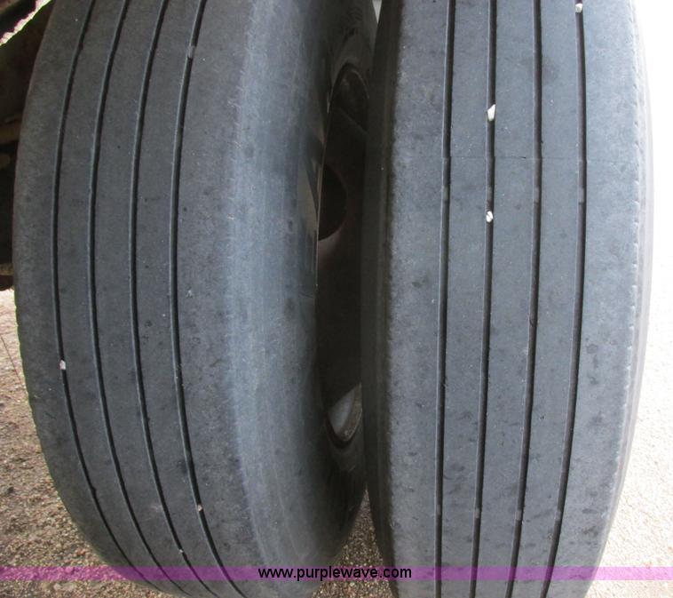 image for item I6241 1997 CEI Pacer AT35L-40-1254 aluminum bulk trailer