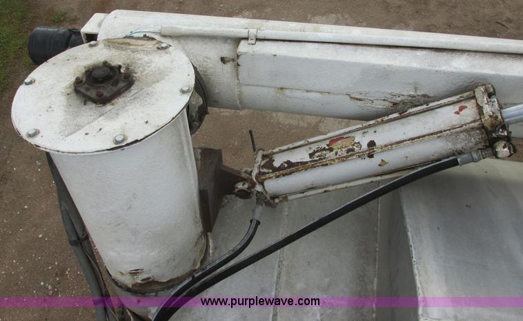 image for item I6241 1997 CEI Pacer AT35L-40-1254 aluminum bulk trailer