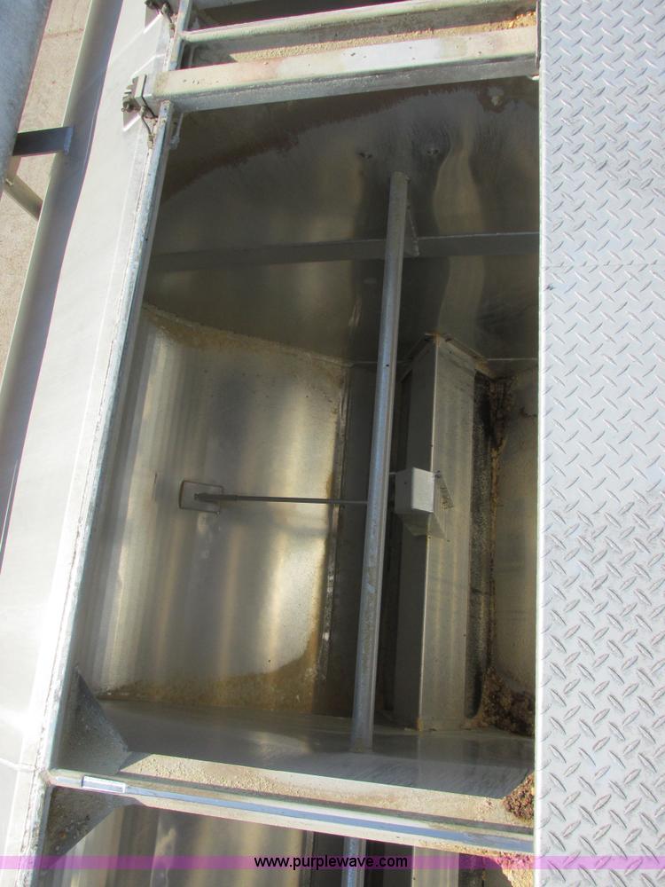 image for item I6241 1997 CEI Pacer AT35L-40-1254 aluminum bulk trailer