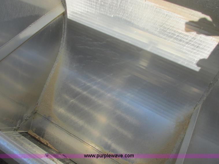 image for item I6241 1997 CEI Pacer AT35L-40-1254 aluminum bulk trailer