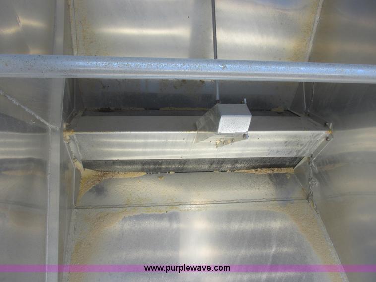 image for item I6241 1997 CEI Pacer AT35L-40-1254 aluminum bulk trailer