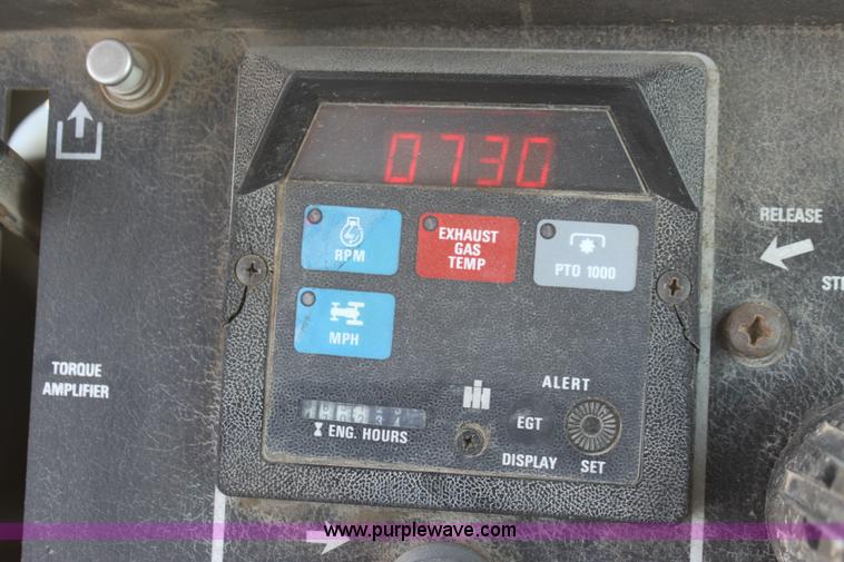 image for item I7324 1981 International 1486 tractor