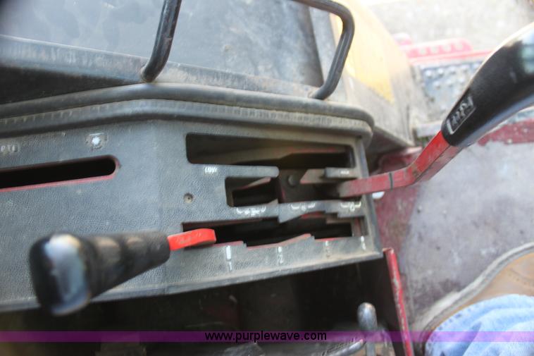 image for item I7324 1981 International 1486 tractor