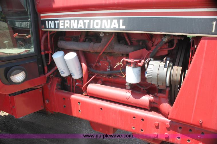 image for item I7324 1981 International 1486 tractor
