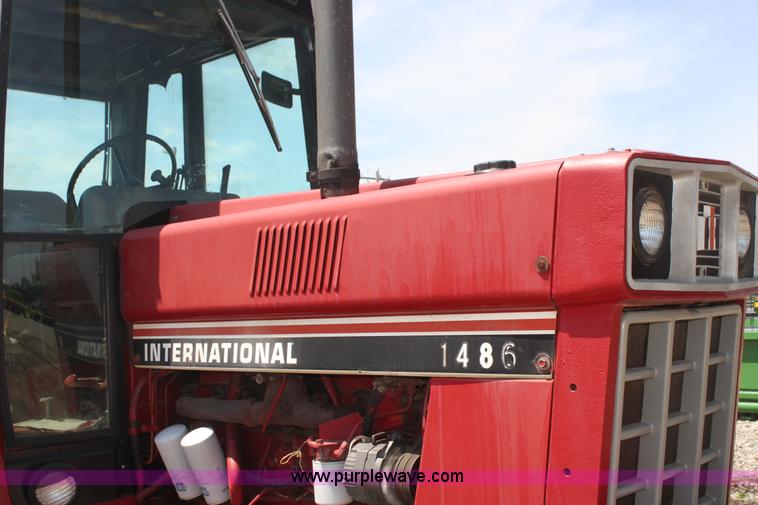 image for item I7324 1981 International 1486 tractor