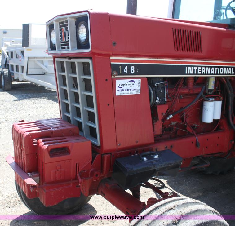 image for item I7324 1981 International 1486 tractor