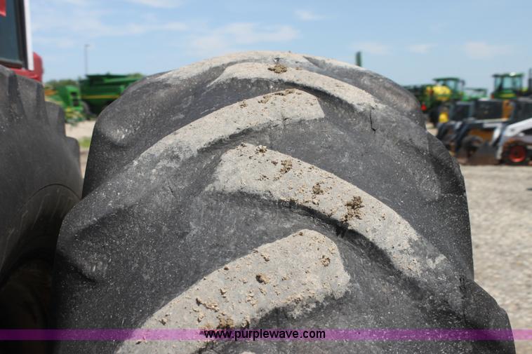 image for item I7324 1981 International 1486 tractor